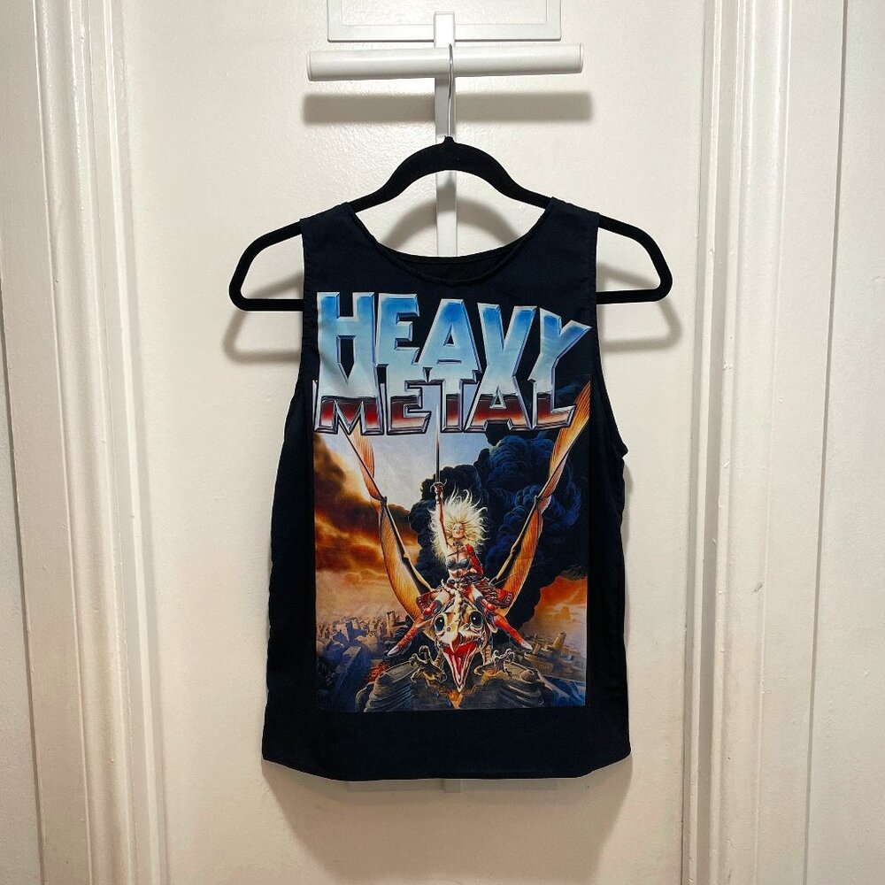 Heavy Metal Magazine fantasy warrior crew neck women's size S tank